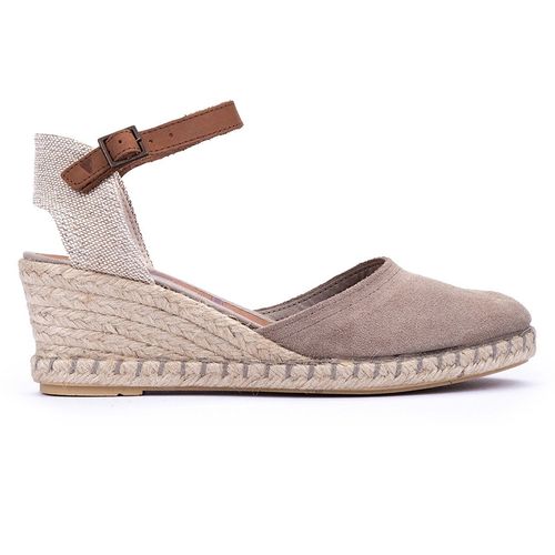 Zapato alpargatas casual Verbenas Malena color café para mujer