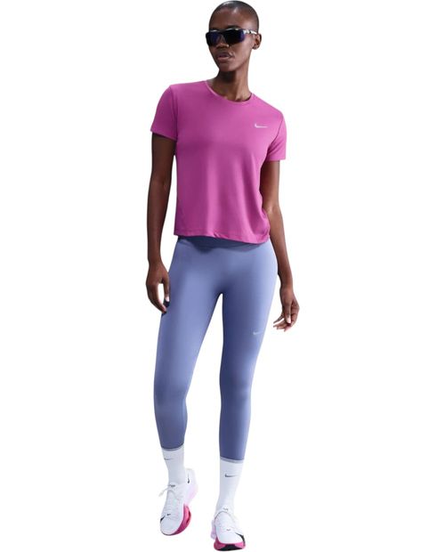 Camiseta deportiva Nike rosada manga corta para mujer