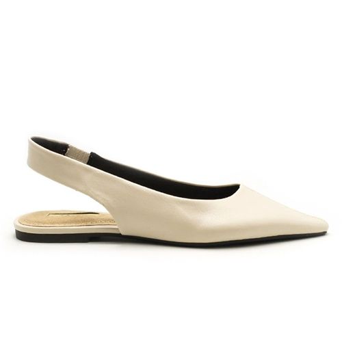 Zapato casual Corina color beige para mujer