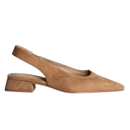 Zapato casual Corina color café (camel) para mujer