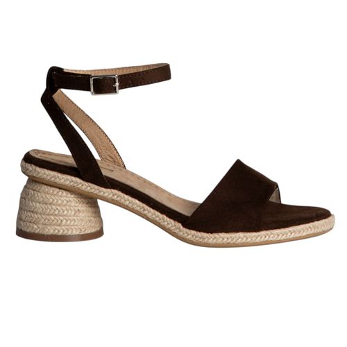 Sandalia casual Corina color café para mujer