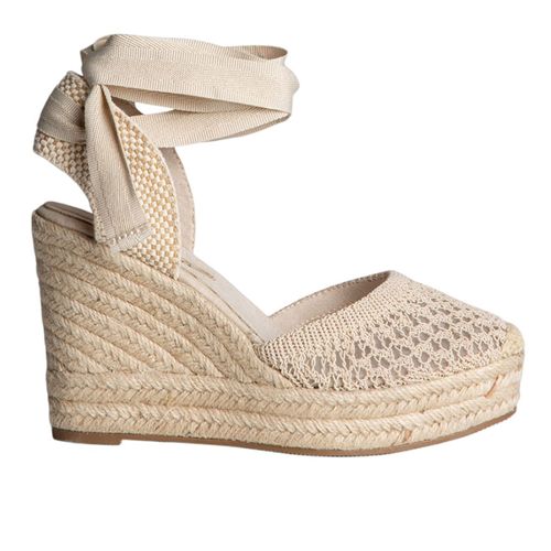 Zapato alpargata casual Corina color beige para mujer