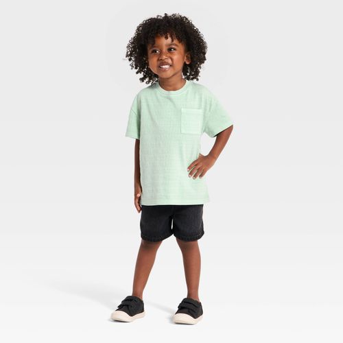 Camiseta verde con textura para niño