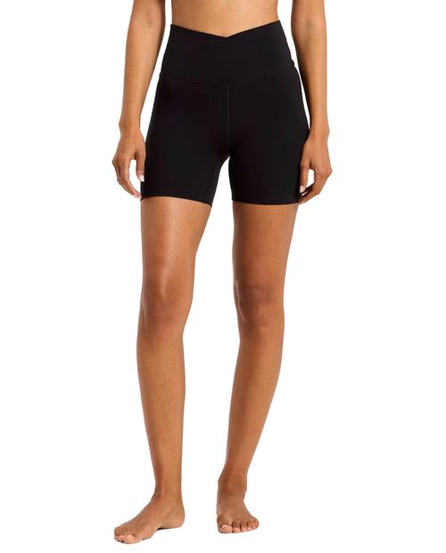 Short deportivo All in motion sólido cintura alta para mujer