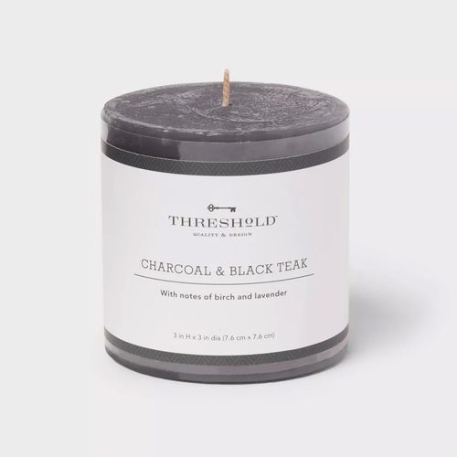 Vela aromática Threshold charcoal and black teak 7.6cm