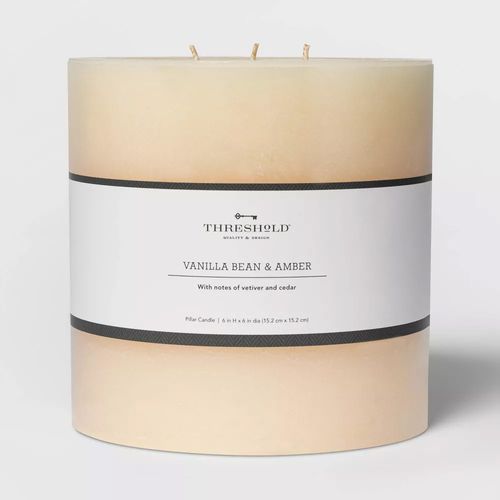 Vela aromática Threshold vanilla bean and amber 15.2cm