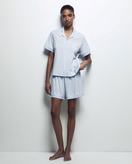 Pijama con short Sfera celeste sólida para mujer