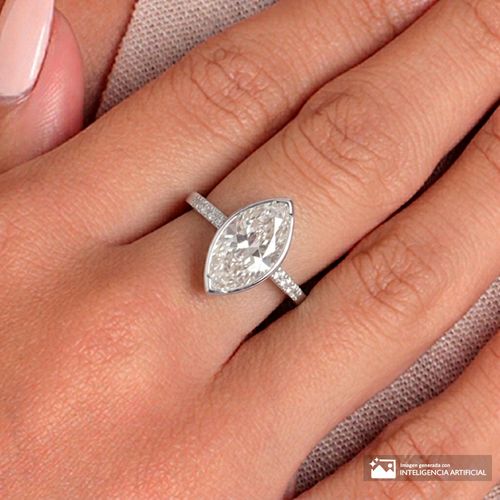 Anillo corte marquesa de plata para mujer