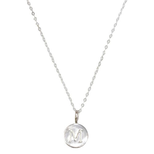 Cadena con inicial "M" de plata para mujer