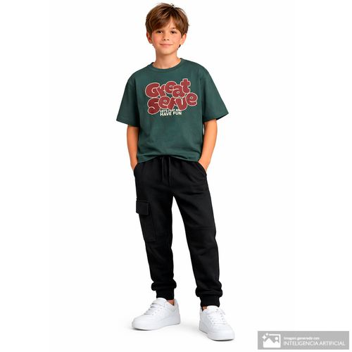 Camiseta gris con estampado para niño