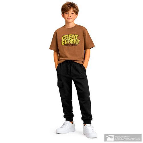 Camiseta café con estampado para niño