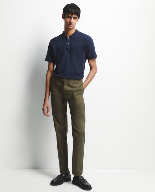 Pantalón chino Sfera slim fit taupe sólido para hombre