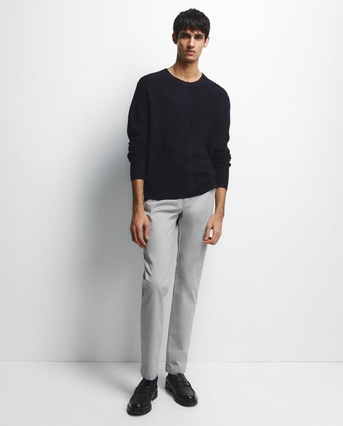 Pantalón chino Sfera slim fit gris sólido para hombre