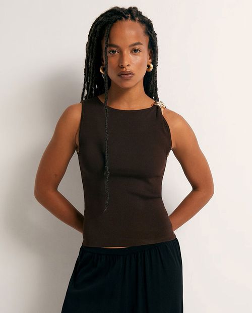 Blusa Sfera café sólida para mujer
