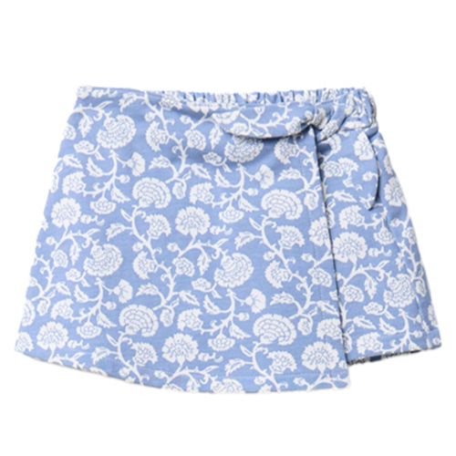 Falda short azul con estampado floral para niña