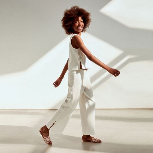 Pantalón beige culotte para niña