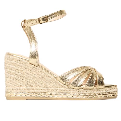 Sandalia casual Sfera color dorado para mujer
