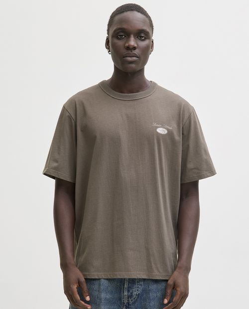 Camiseta gráfica Jack & Jones relaxed fit café para hombre