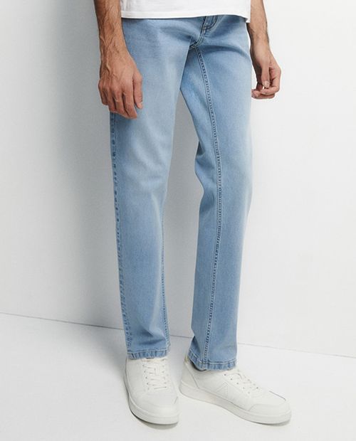Jeans Sfera slim fit celeste para hombre