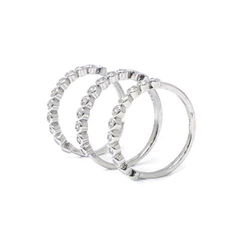 Set de 3 anillos plateados de brass chapado en oro blanco de 18k y diamantes simulados talla 7