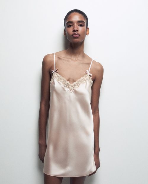 Camisón Sfera rosado satinado para mujer