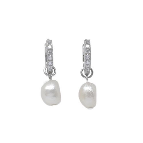 Aretes tipo argolla con perla colgante y zirconias de plata para mujer