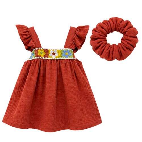 Vestido rojo con bordado de flores para niña