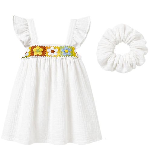 Vestido blanco con bordado de flores para niña