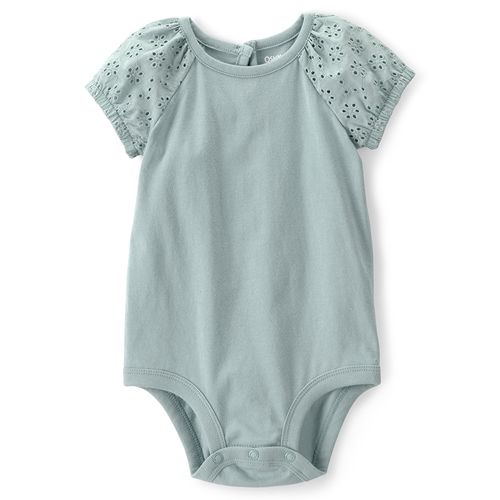 Mameluco verde con mangas bordadas para bebé niña