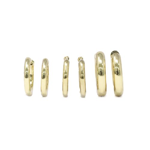 Set de 3 pares de argollas de metal en tono dorado para mujer