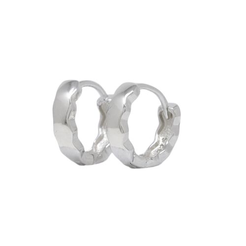 Argollas onduladas de plata