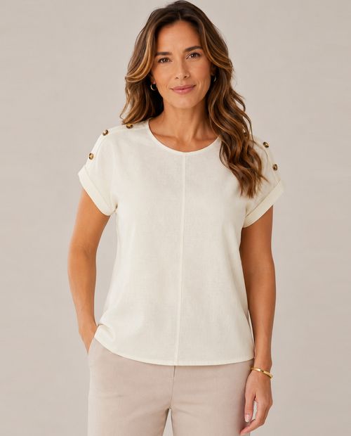 Blusa casual con botones decorativos en los hombros