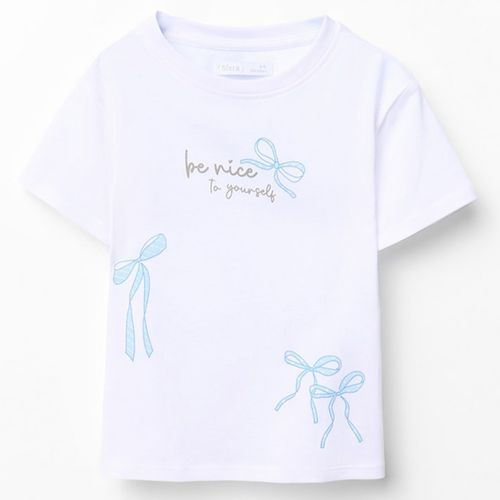Camiseta blanca con estampado de lazos para niña