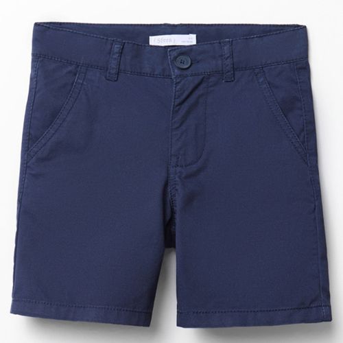 Short azul clásico con bolsillos para niño