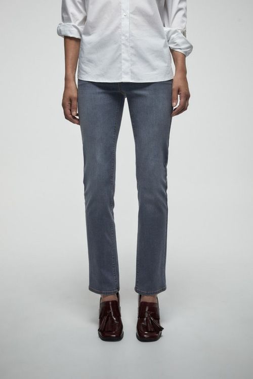 Jeans straight fit azul denim lavado