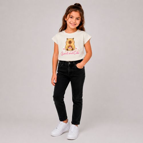 Camiseta blanca con estampado de capibara para niña