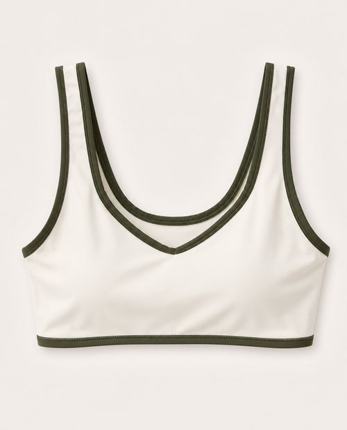 Top deportivo con detallles en contraste blanco