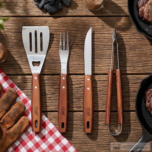 Set de utensilios para BBQ de 4 piezas con mango de madera