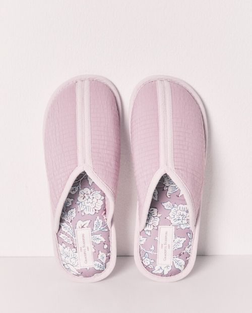 Pantuflas rosadas rayadas para mujer