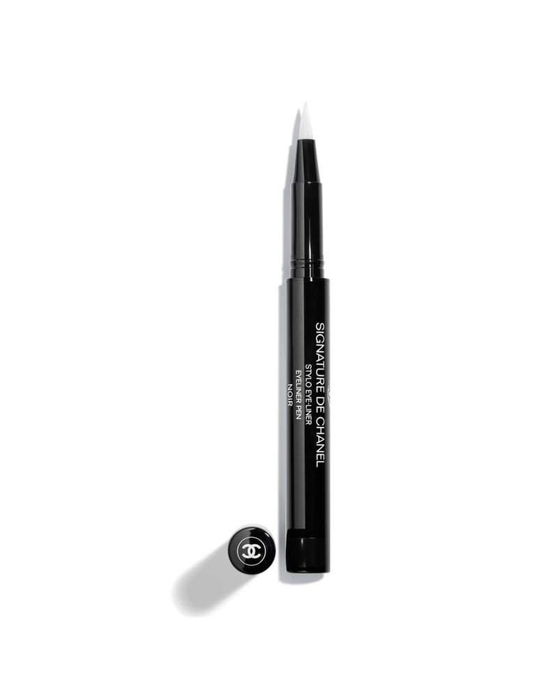SIGNATURE-DE-CHANEL
